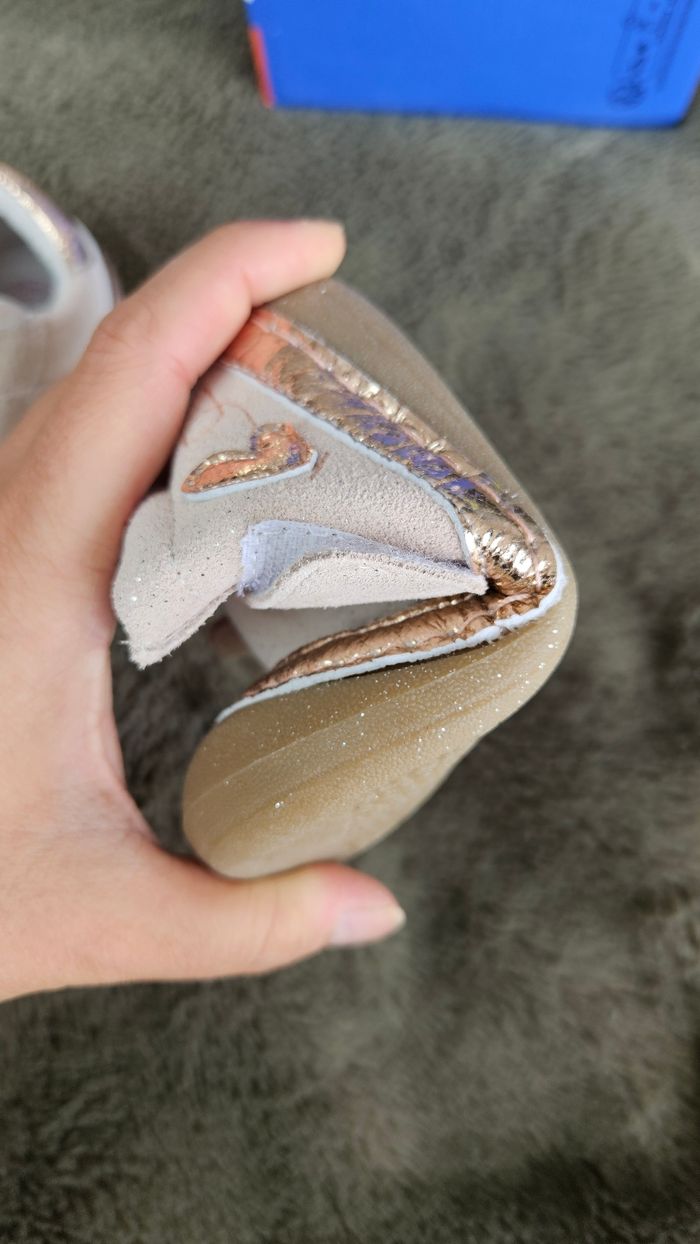 Chaussure premiers pas neuve taille 20 - photo numéro 4