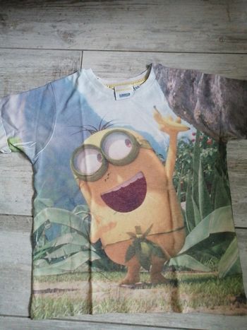 T shirt minion t 5/6 ans