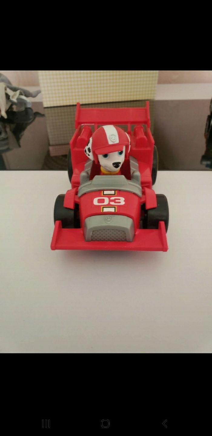 Vehicules + figurine pat patrouille