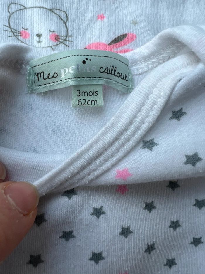 Lot de 4 bodies 3 mois - photo numéro 10