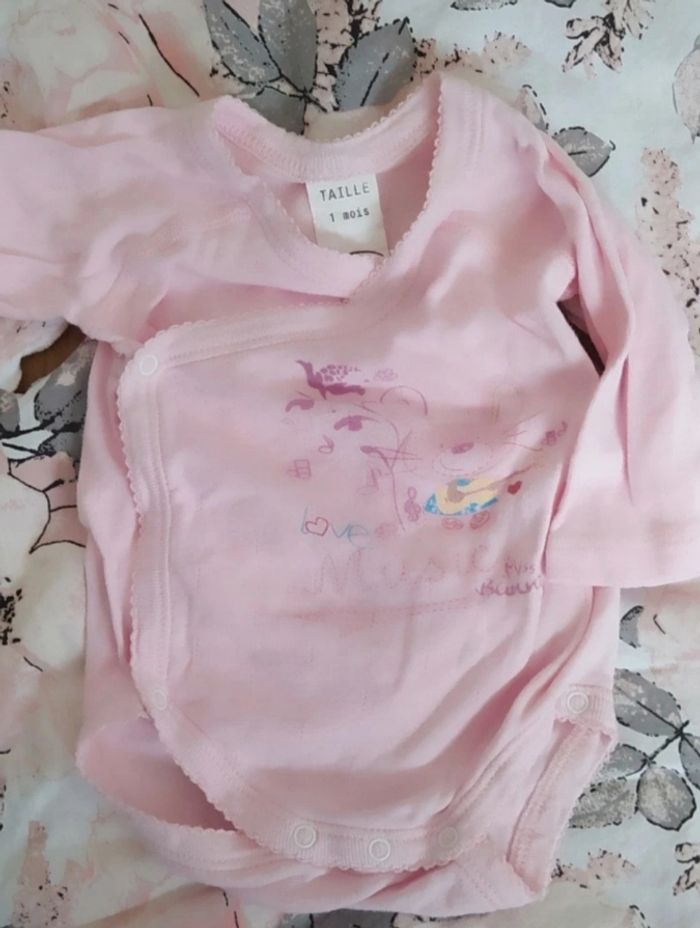 Lot 4 bodys manche longue 1 mois