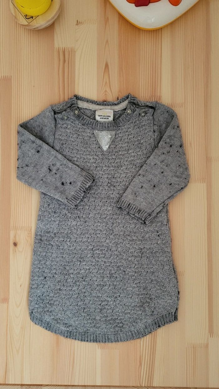 Robe pull tape à l'œil