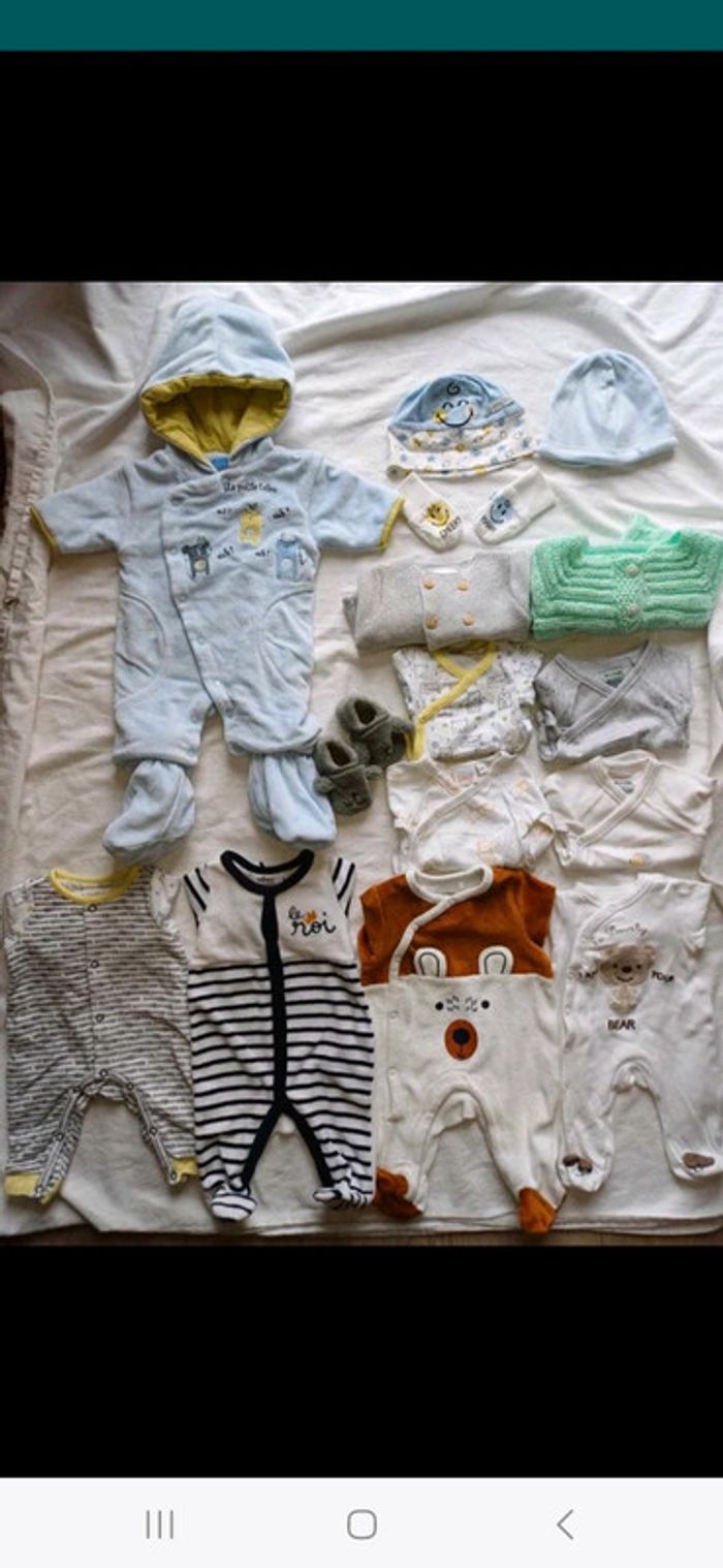 Lot de vêtements naissance en très bon état