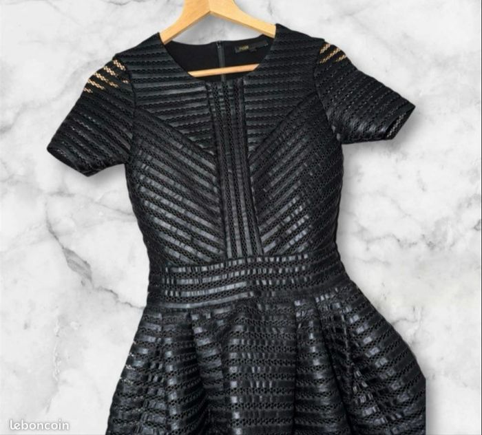 ROBE CHIC MAJE 450€ PRIX MAGASIN - photo numéro 3