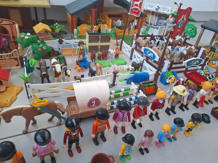 Très gros lot playmobil chevaux, ferme, écurie, enclos... - photo numéro 9