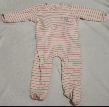 Pyjama à rayures rose