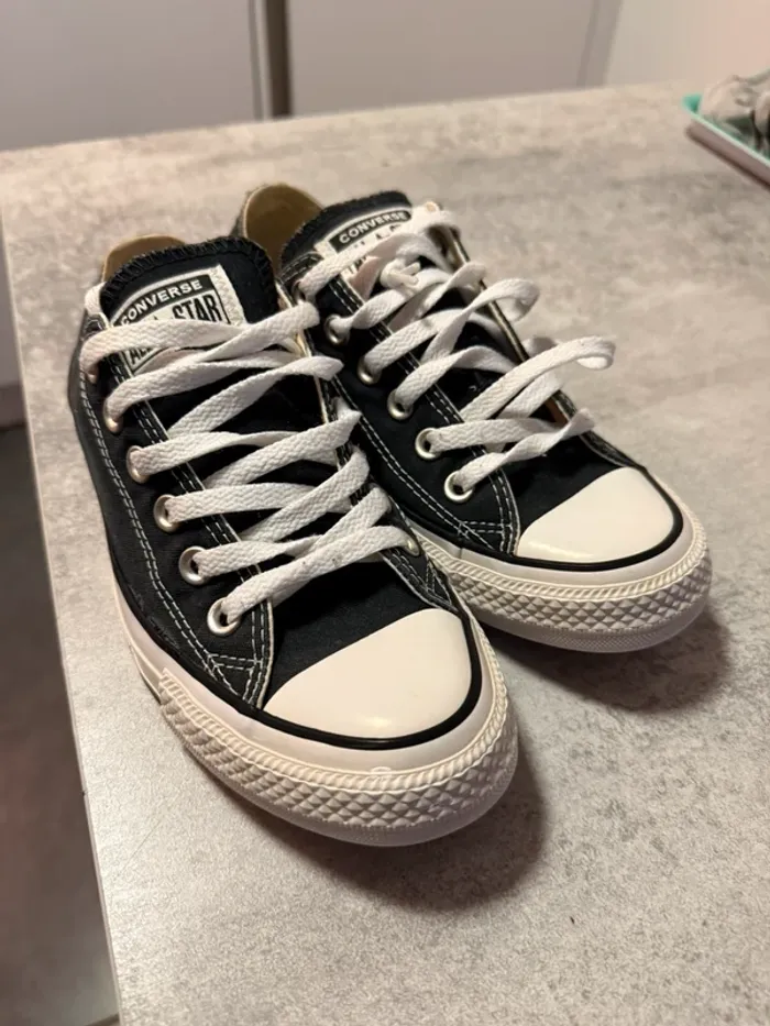 Converses noires