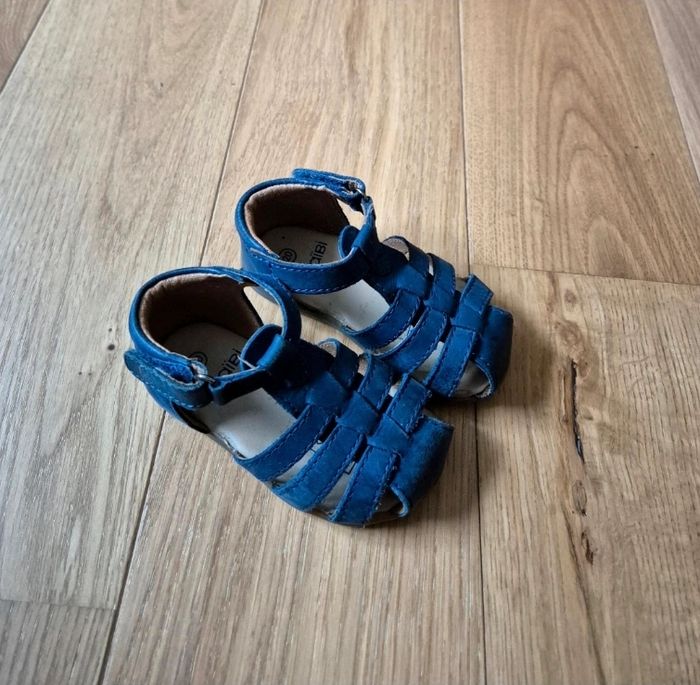 Sandales bleues Obaïbi p 20 - photo numéro 3