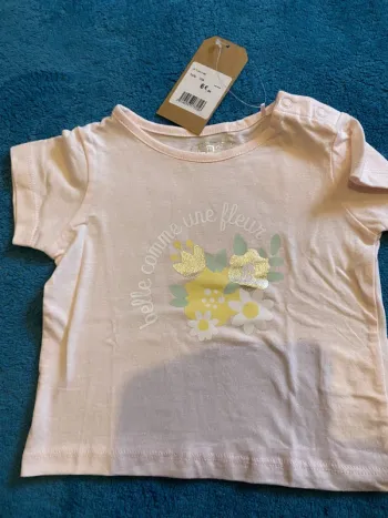 tee shirts 12 mois manches courtes NEUF