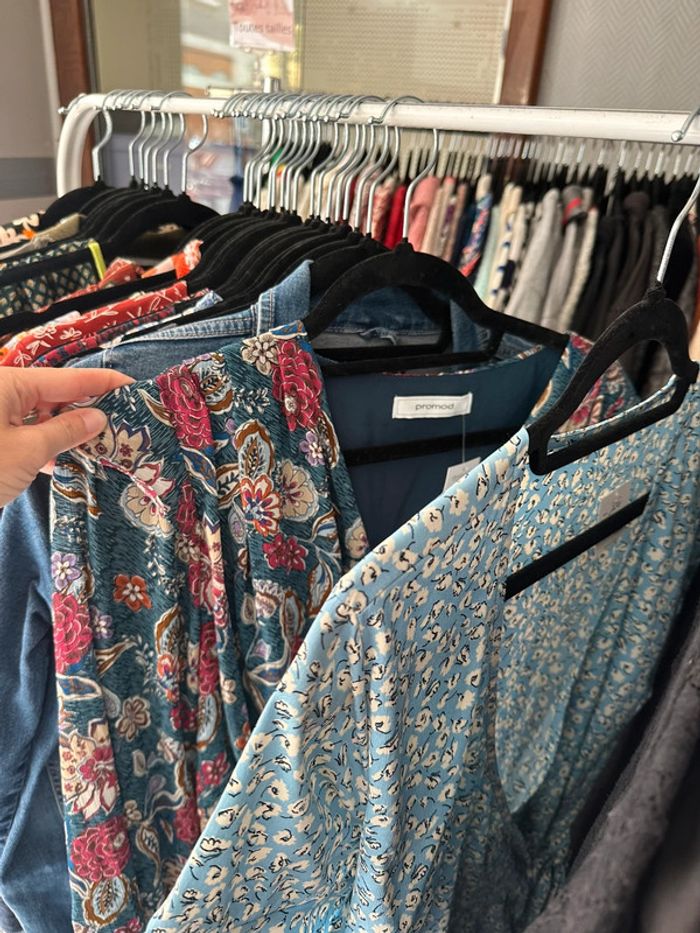 Lot de 35 vêtements femme (tailles 34 à 40) Déstockage - photo numéro 3