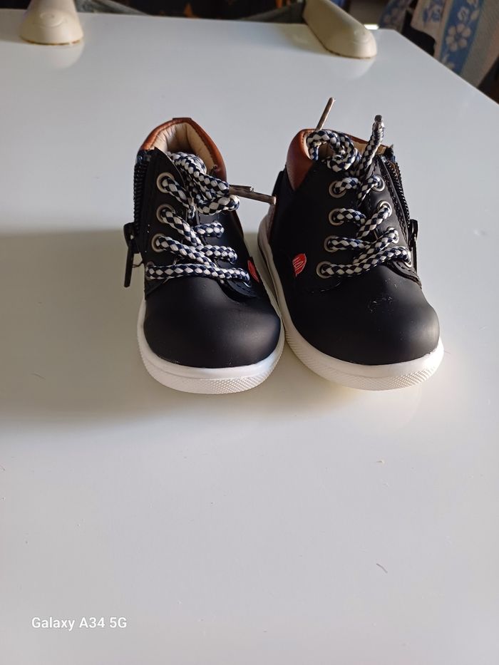 Chaussure bébé garçon 18