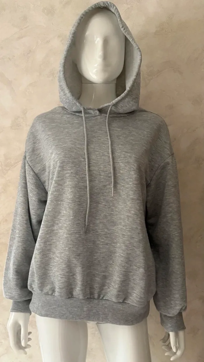 Sweat avec capuche gris