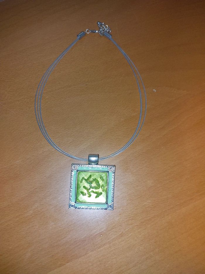 Collier vert