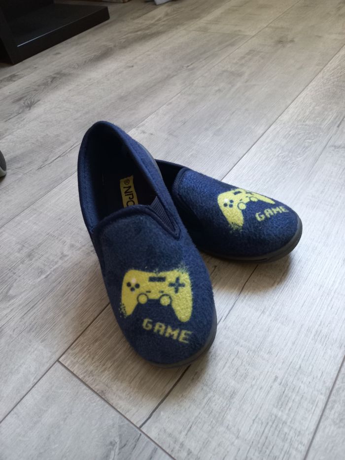 Chaussons taille 32 - photo numéro 2