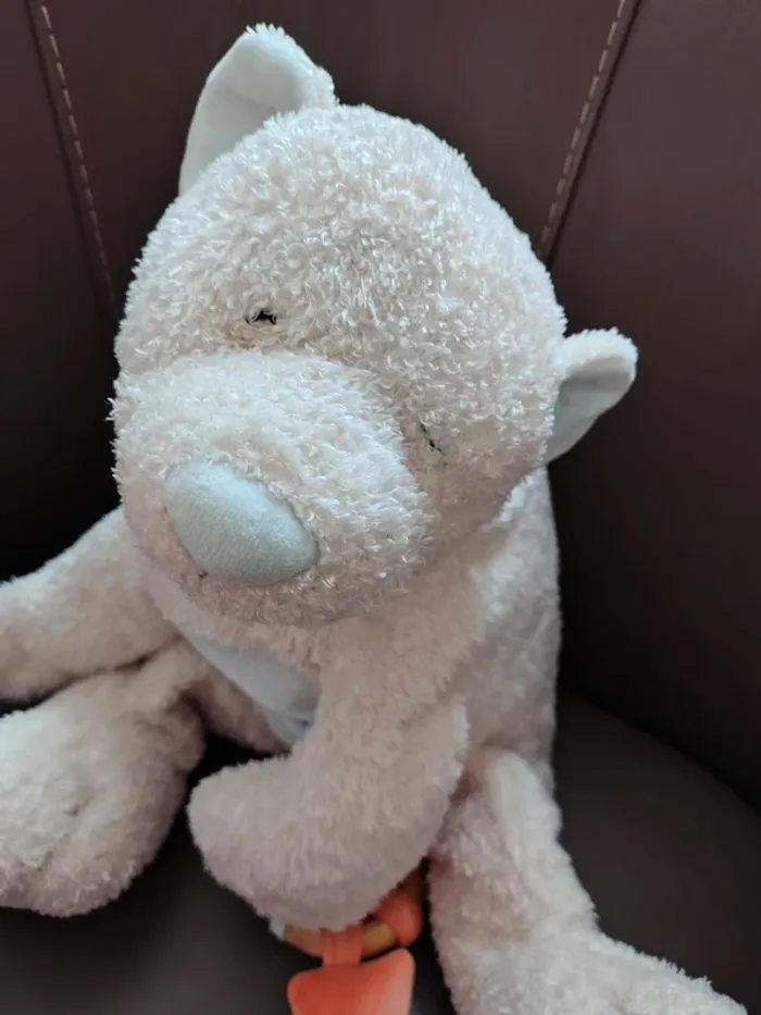 Peluche Grand ours blanc avec poisson orange et anneau pour bébé - photo numéro 3