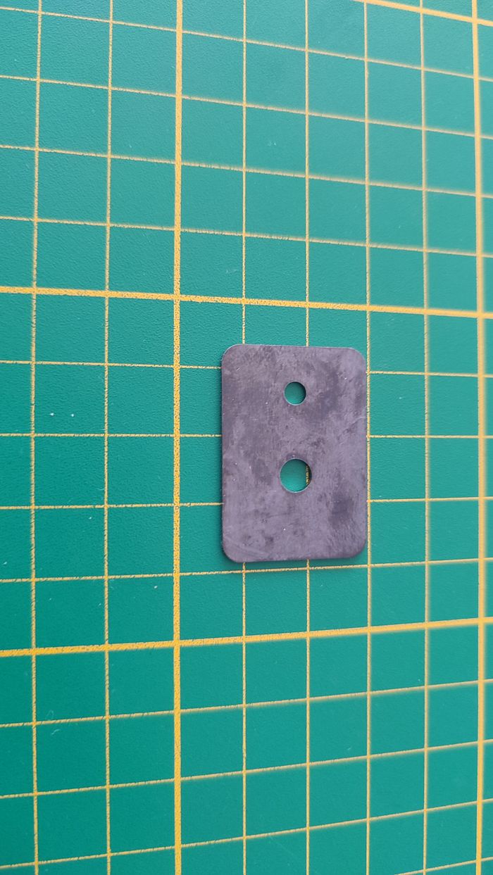 Plaque de ressort de charnière de portière droite 88E n°88 Porsche 911 Carrera RS 2.7 1/8 Altaya - photo numéro 2