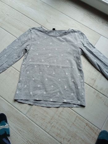 T-shirt gris à manches longues et pois blanc Kiabi 8 ans