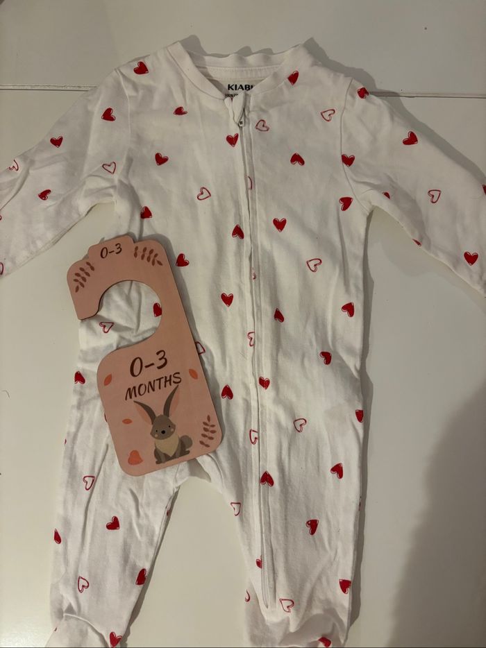 Combinaison bébé avec cœurs - 3 mois