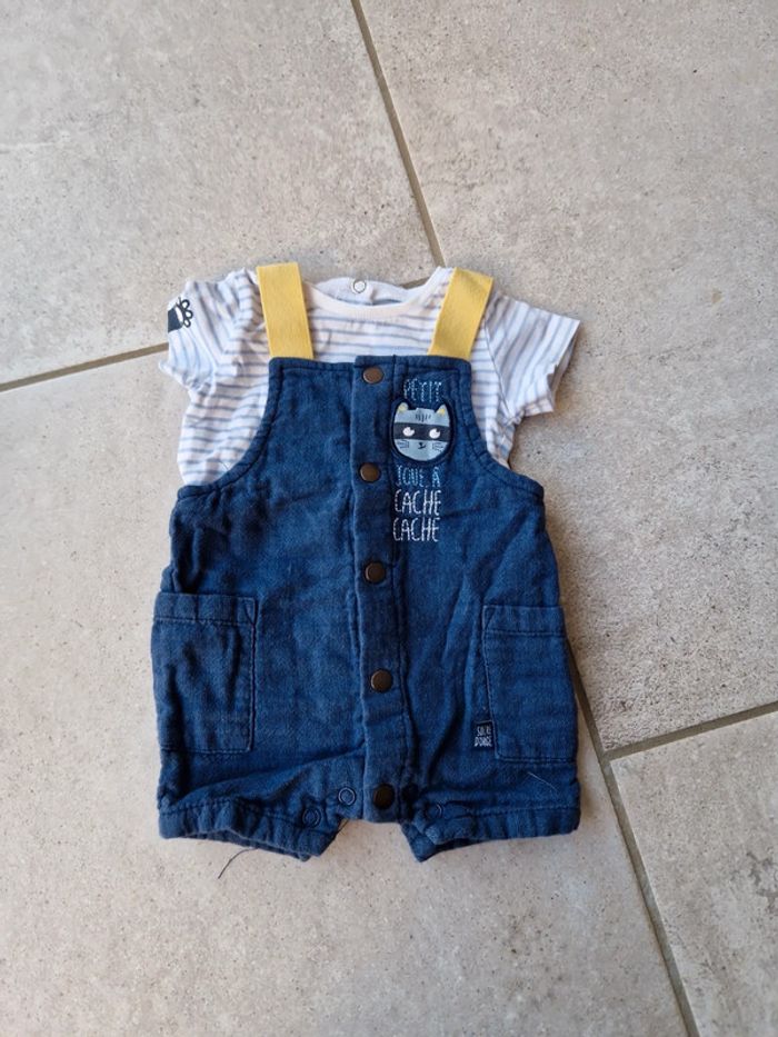 Salopette short et tee-shirt 1 mois