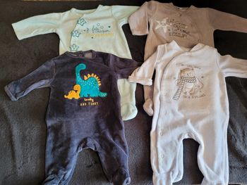 Lot 1 mois pyjamas velour