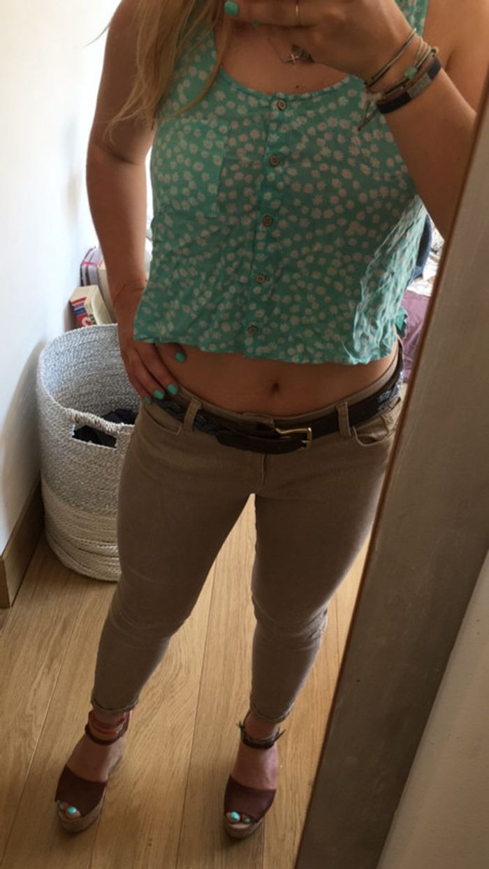 Petit top cours pull and Beer taille 36 petite fleur rose fuchsia et turquoise - photo numéro 2