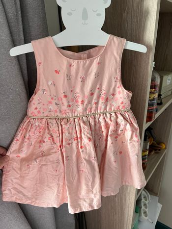 Robe rose et fleurs