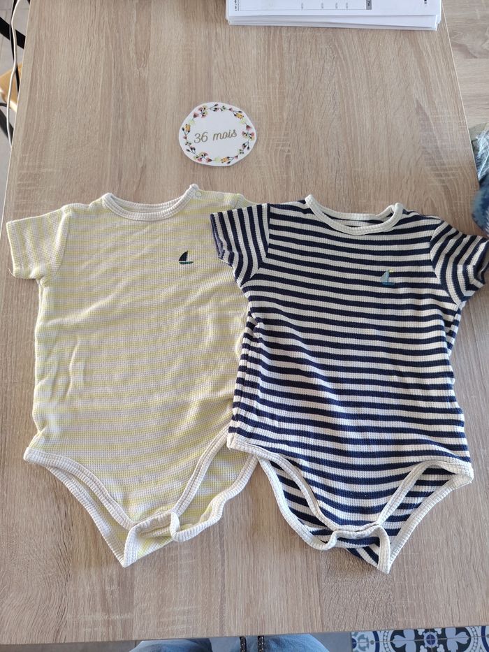 Lot de 2 Bodies en coton 36 mois Kiabi tbe