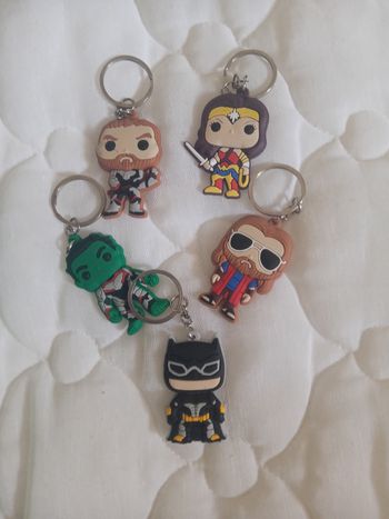 Lot portes clés Avengers neuf