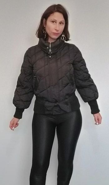 Doudoune noire courte cintrée