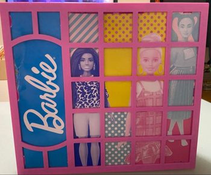 Lot Barbie (dressing,accessoires,poupées,voiture,scooter) - photo numéro 9