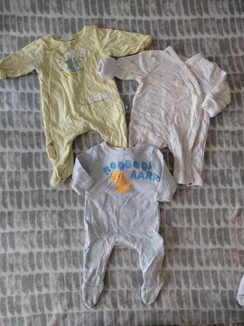 Lot pyjama grenouillère coton Disney tex Kiabi 1 mois