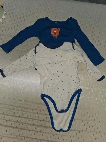 Lot 2 body manches longues 9 mois