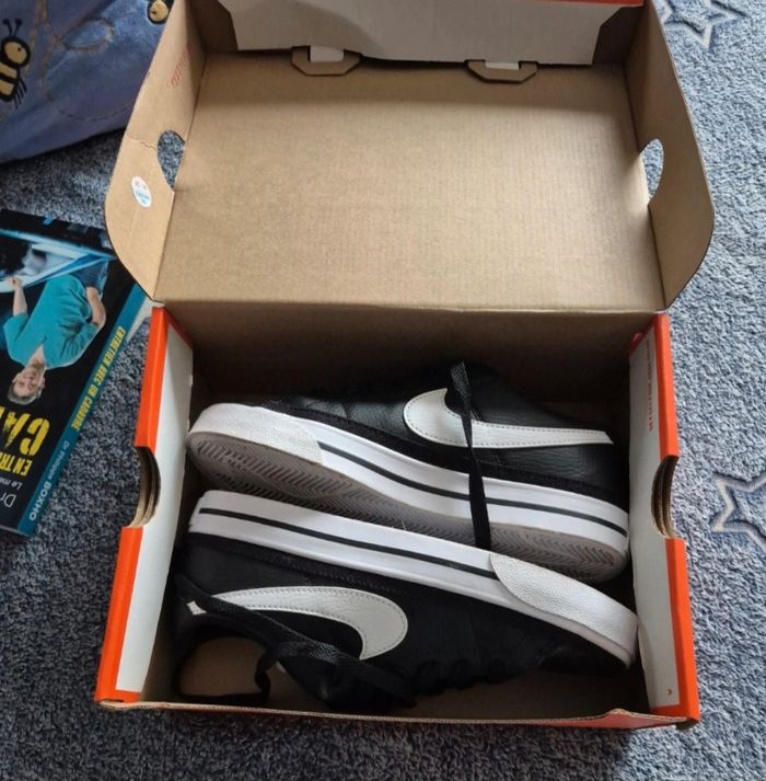 Basket Nike cuir 36 neuf - photo numéro 5