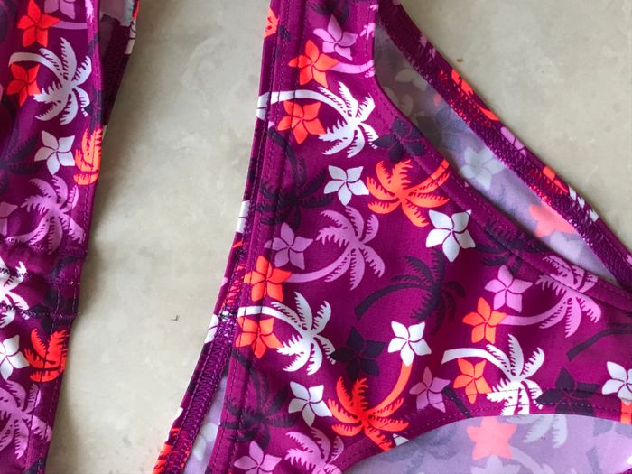 Maillot de bain violet 2 pièces 6 ans - photo numéro 4