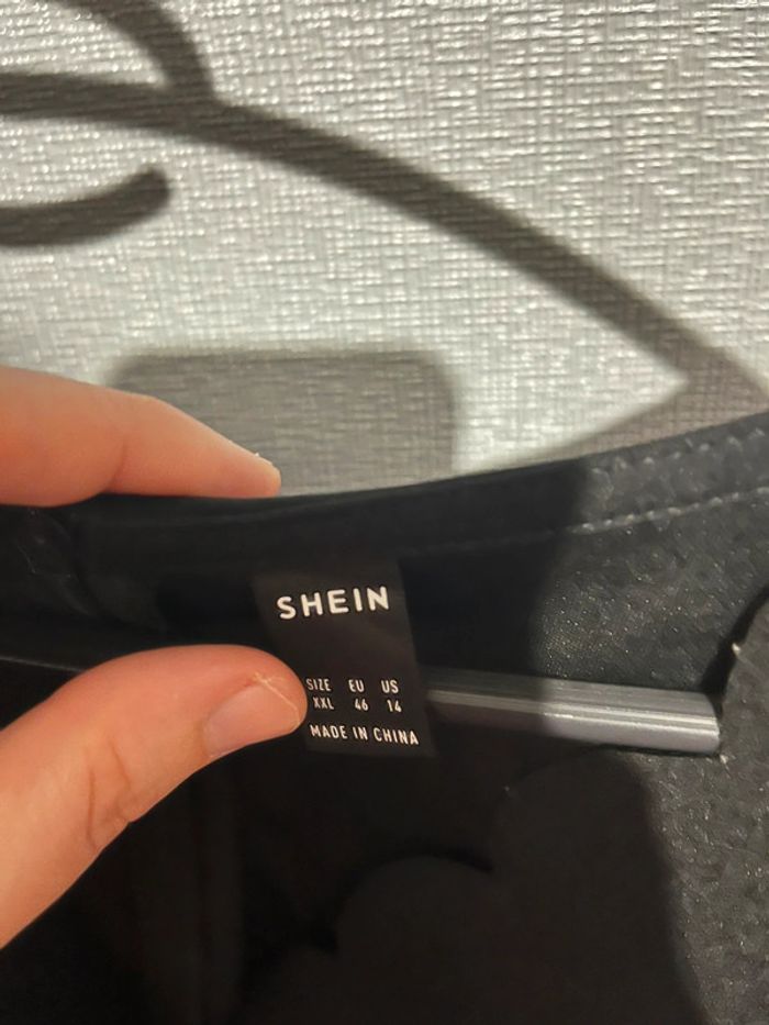 Haut SHEIN - photo numéro 2
