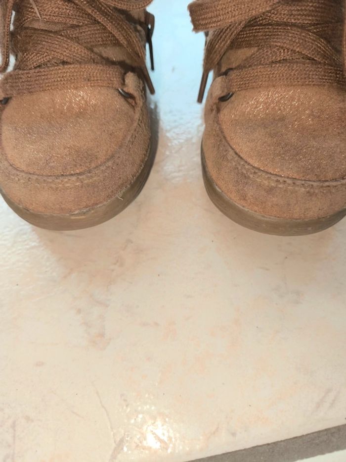 Bottines à fourrures taille 22 - photo numéro 6