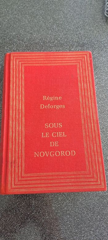 Sous le ciel de NovgorodSous le ciel de Novgorod
Regine Desforges
