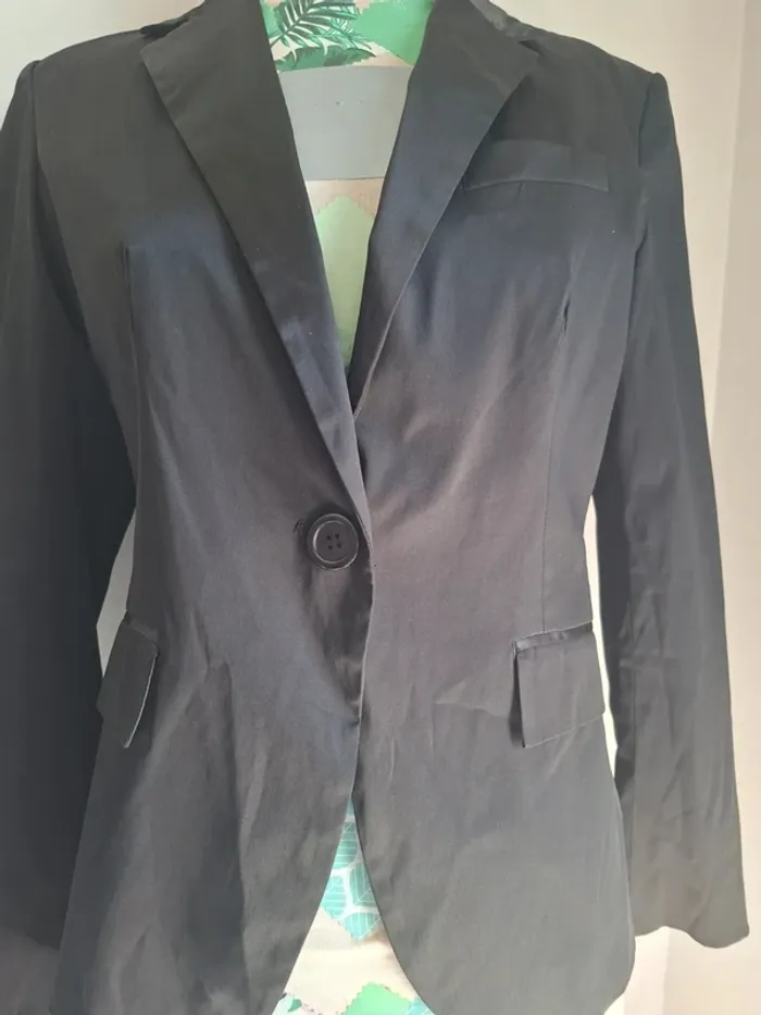 Veste satinée noire Lulumary T3 - élégante et neuve - photo numéro 2