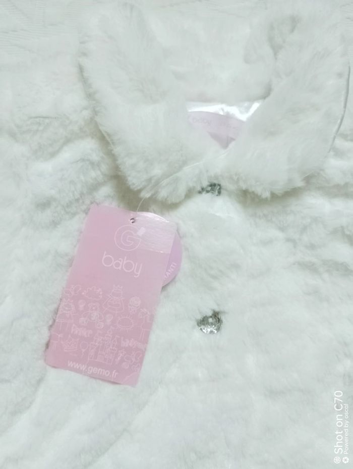 Gémo manteau veste fausse fourrure blanche 24 mois - photo numéro 2