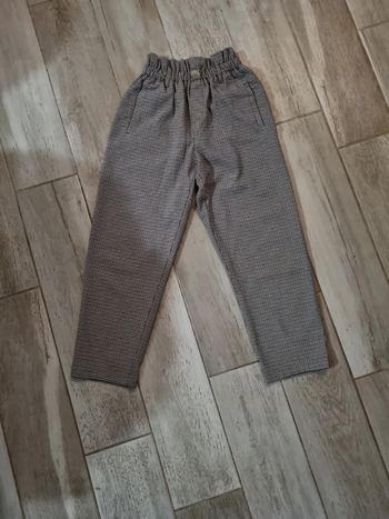 Pantalon court au dessus de la cheville