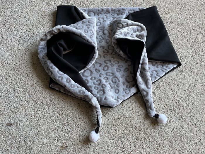 lot de 4 foulards en bon etat 2 bonobo 1 fait main 1 sans marque - photo numéro 5