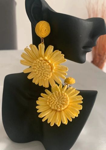 Boucles d’oreilles XXL fleur tournesol jaune en raphia