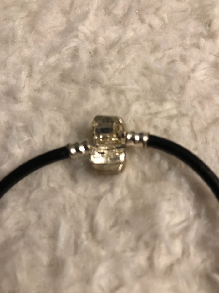 BB- bracelet noir/argenté NEUF dans sa pochette en voile - photo numéro 4