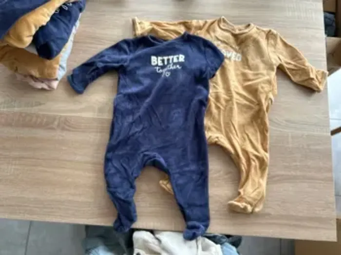 Lot 2 pyjamas