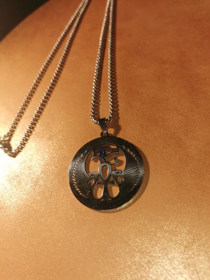 Collier et pendentif croix égyptienne d ankh et œil d horus