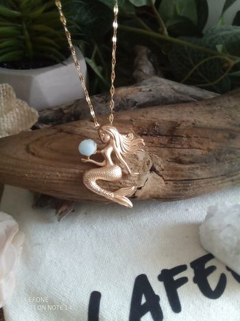 Collier pendentif sirène avec pierre naturelle aigue marine