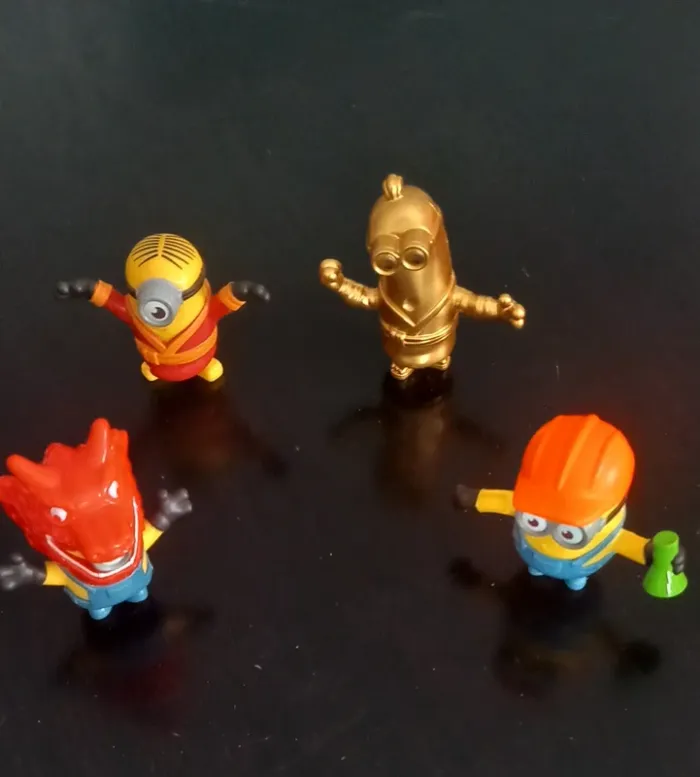 Lot de 4 figurines Minions - photo numéro 2