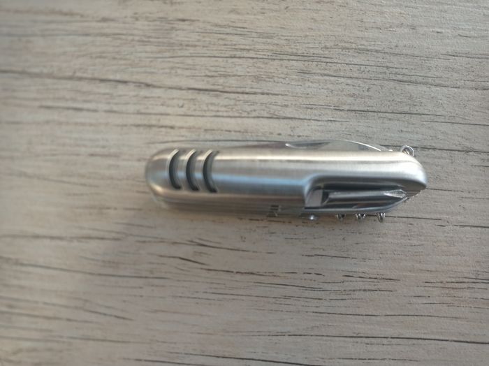 Couteau suisse multi-fonctions - photo numéro 3