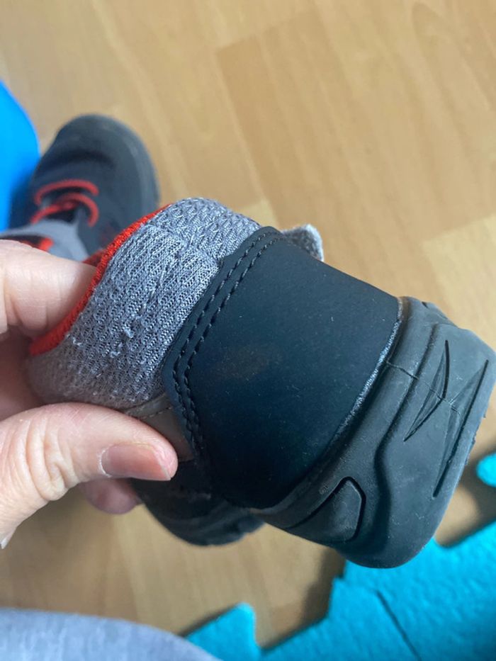 Chaussures de randonnée Quechua Taille 26 - photo numéro 7