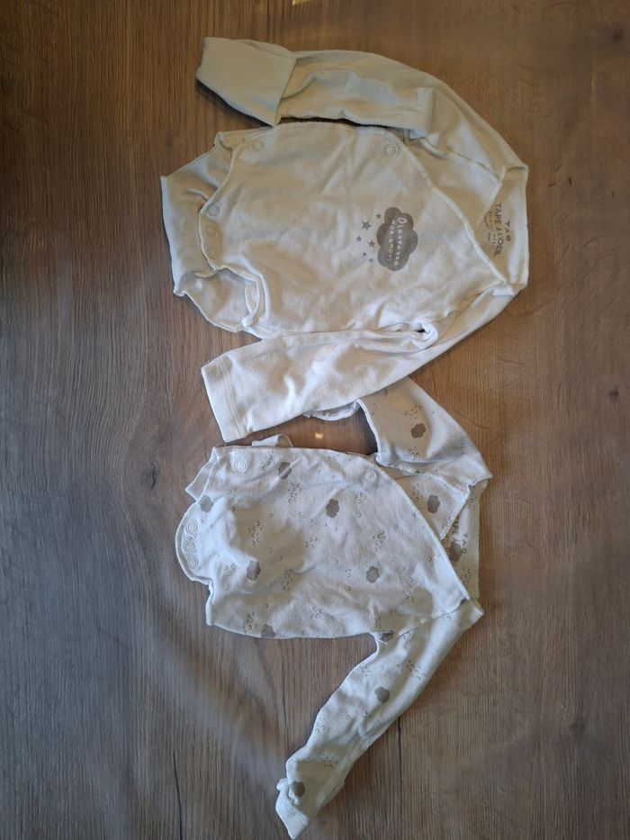 Lot 0 mois bodies et pyjamas - photo numéro 3